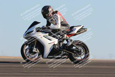 media/Nov-06-2023-Moto Forza (Mon) [[ce023d0744]]/3-Intermediate Group/Session 5 (Turn 9)/